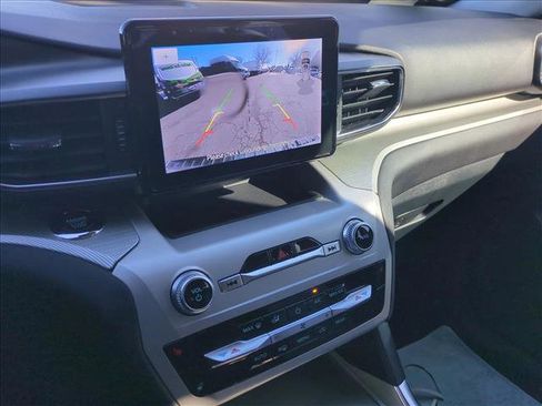 Used 2023 Ford Explorer XLT w/ Equipment Group 202A image 13