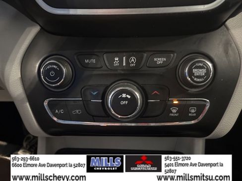 Used 2021 Jeep Cherokee Latitude Plus AWD/4WD image 22