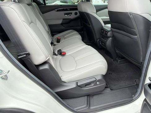 Used 2025 Honda Pilot EX-L image 15