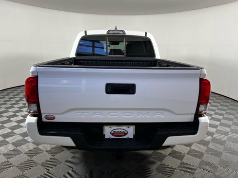 Used 2019 Toyota Tacoma SR w/ SR Convenience Package image 6