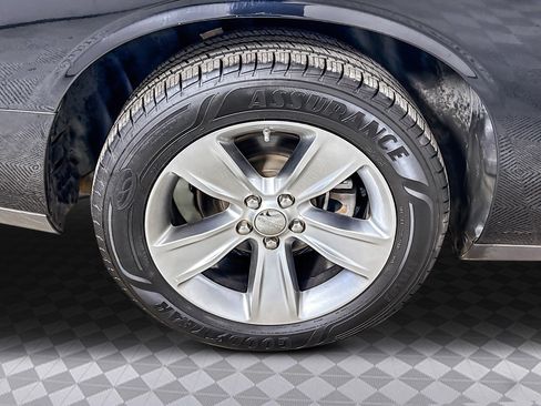 Used 2022 Dodge Challenger SXT image 36