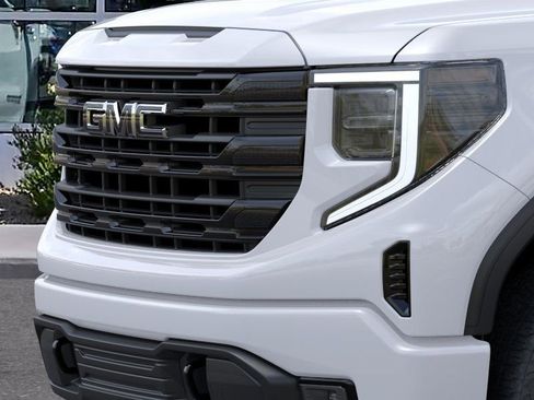 New 2026 GMC Sierra 1500 Elevation w/ LPO, Elevation Black Package AWD/4WD image 13