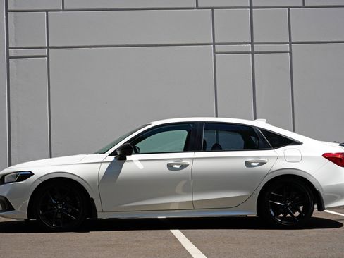 Used 2023 Honda Civic Sport image 8