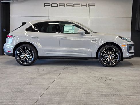 New 2026 Porsche Macan Base image 28