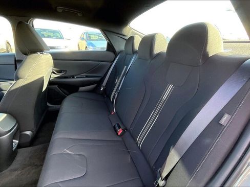 Certified 2025 Hyundai Elantra SEL image 15