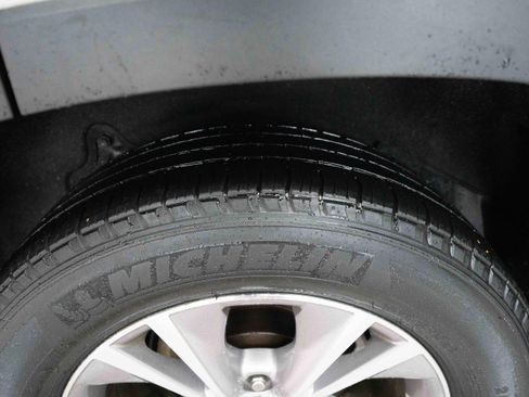 Used 2015 Toyota Highlander XLE image 31