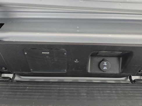 Used 2023 GMC Sierra 2500 Denali w/ Denali Ultimate Package image 28