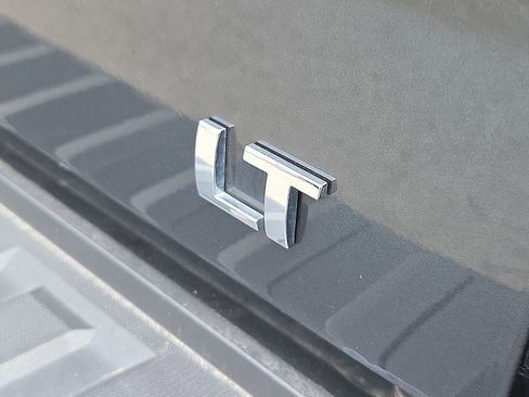 Used 2018 Chevrolet Silverado 1500 LT w/ Texas Edition AWD/4WD image 8