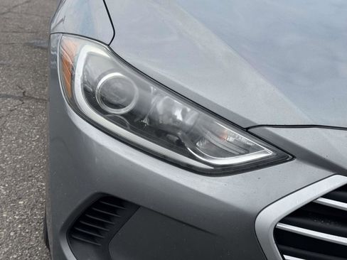 Used 2018 Hyundai Elantra SE image 6