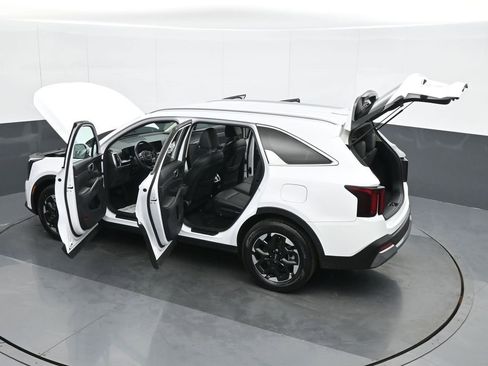 Used 2024 Kia Sorento S image 38