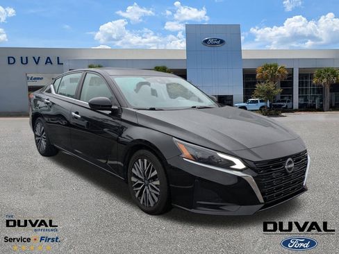 Used 2023 Nissan Altima 2.5 SV image 1