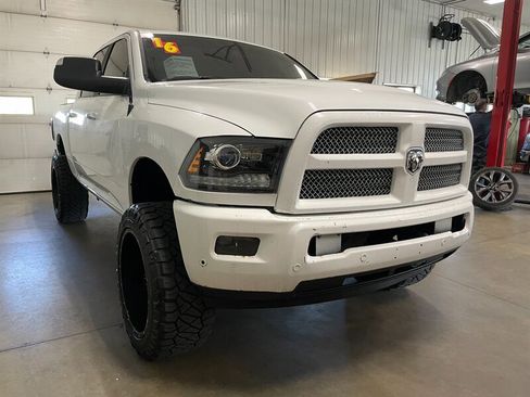 Used 2016 RAM 1500 Laramie w/ Convenience Group AWD/4WD image 4