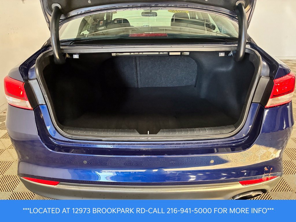Used 2018 Kia Optima LX w/ 17" Alloy Wheels Package FWD image 18