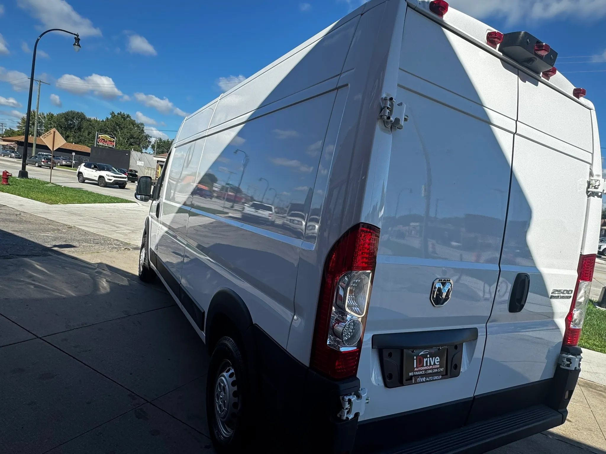 Used 2025 RAM ProMaster 2500 w/ Convenience Group FWD image 5