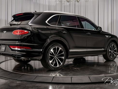 Used 2022 Bentley Bentayga image 18