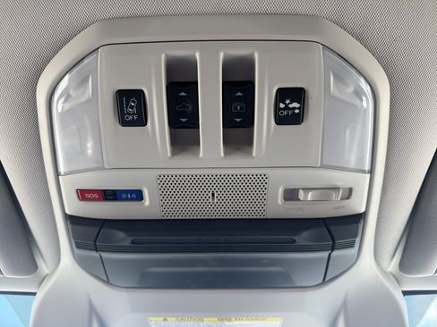 Used 2022 Subaru Ascent Touring AWD/4WD image 18