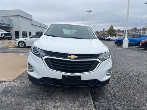Used 2018 Chevrolet Equinox LS image 3