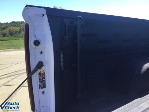 Used 2025 Chevrolet Silverado 1500 ZR2 w/ Technology Package image 12