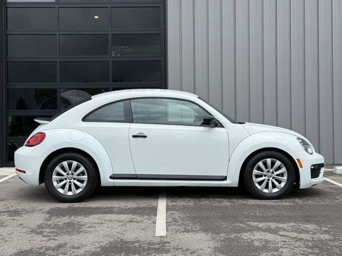 Used 2018 Volkswagen Beetle 2.0T Coast FWD image 4