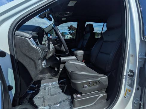 Used 2022 GMC Yukon Denali AWD/4WD image 5