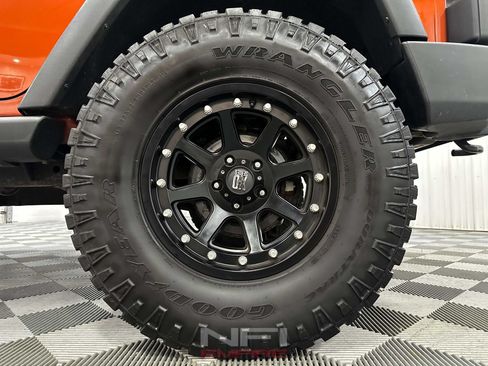 Used 2014 Jeep Wrangler Unlimited Sport w/ Connectivity Group AWD/4WD image 22