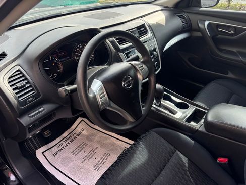 Used 2017 Nissan Altima 2.5 S w/ Interior Lighting Package image 9