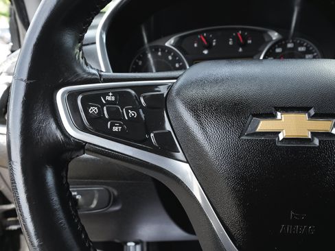 Used 2019 Chevrolet Equinox LT w/ Sun & Navigation Package AWD/4WD image 19