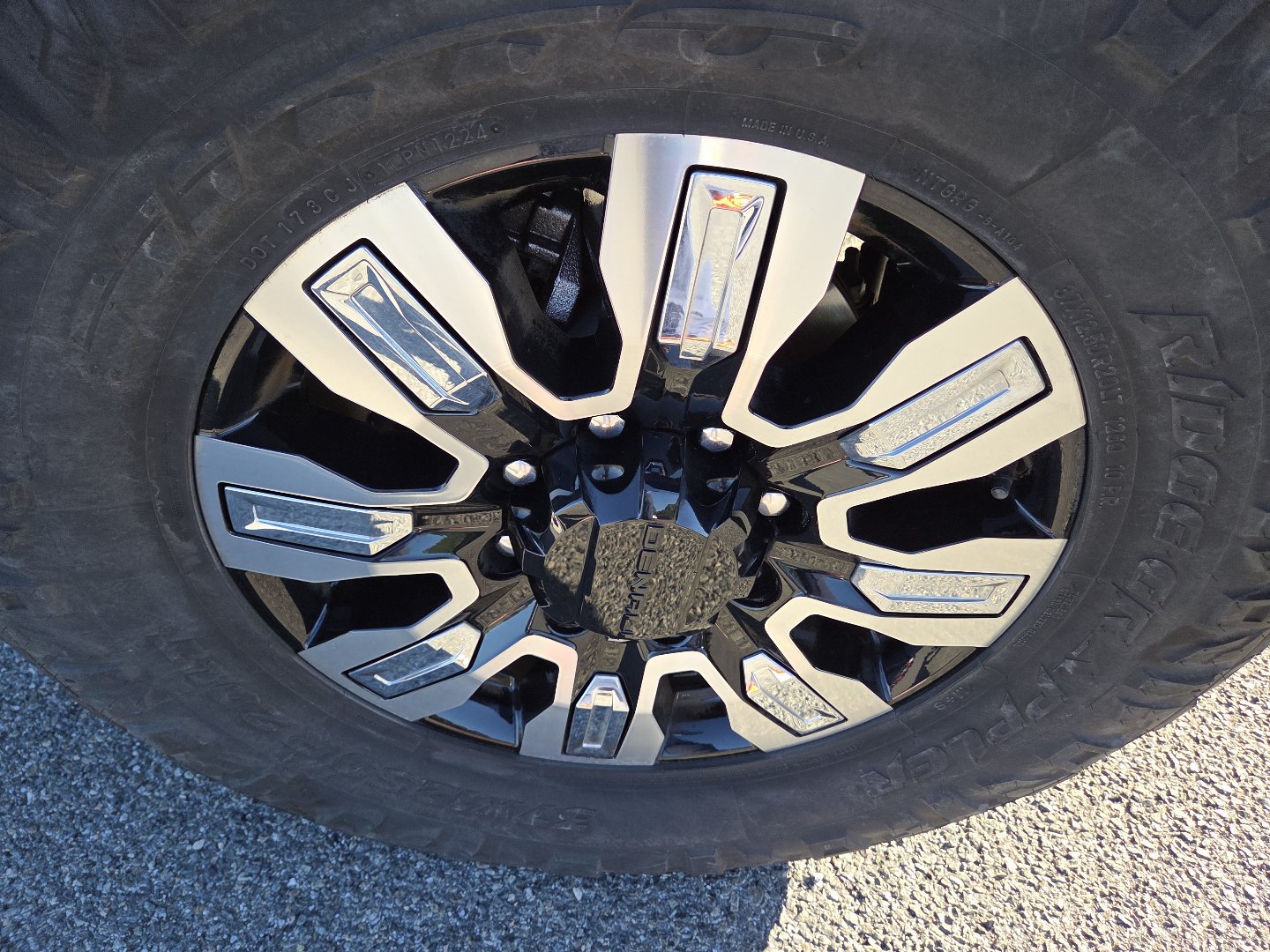 Used 2024 GMC Sierra 2500 Denali w/ Denali Reserve Package AWD/4WD image 16