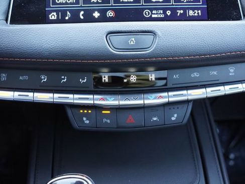 Used 2023 Cadillac XT4 Sport w/ LPO, Onyx Lite Package image 28