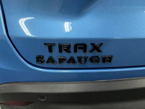 Certified 2025 Chevrolet Trax RS w/ Sunroof Package FWD image 32