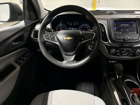 Used 2022 Chevrolet Equinox LS FWD image 11