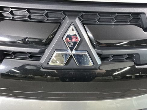 Used 2025 Mitsubishi Outlander Sport LE AWD/4WD image 8