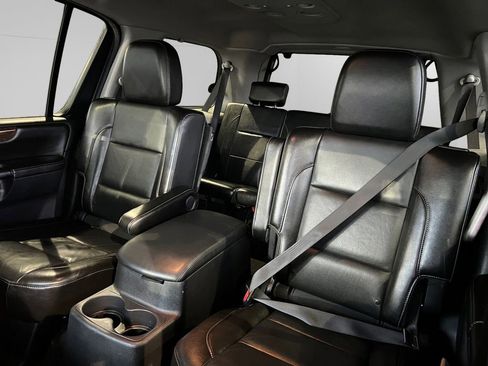 Used 2013 Nissan Armada Platinum image 24