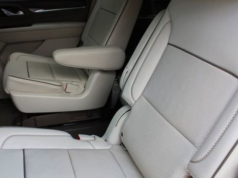 Used 2021 GMC Yukon Denali w/ Denali Ultimate Package image 23