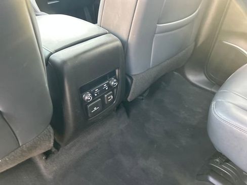 Used 2022 Buick Enclave Premium image 37