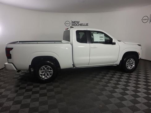 Certified 2024 Nissan Frontier SV w/ Technology Package image 8