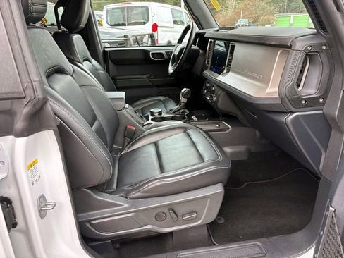 Used 2025 Ford Bronco Outer Banks image 16
