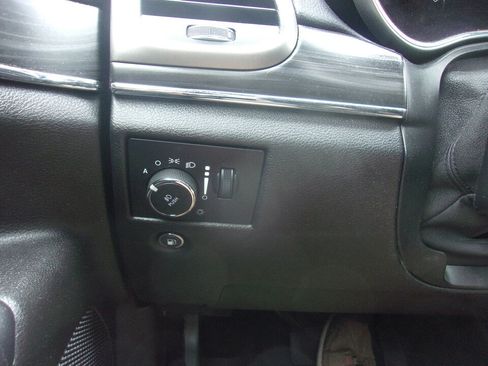Used 2020 Jeep Grand Cherokee Limited AWD/4WD image 24