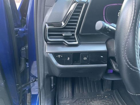 Used 2024 Kia Sportage EX image 31
