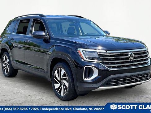 Used 2025 Volkswagen Atlas SE FWD image 1