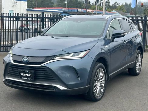 Used 2021 Toyota Venza XLE w/ Softex Package AWD/4WD image 4