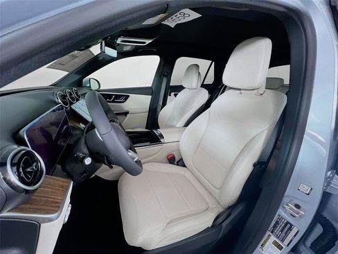 Certified 2025 Mercedes-Benz GLC 300 4MATIC image 18