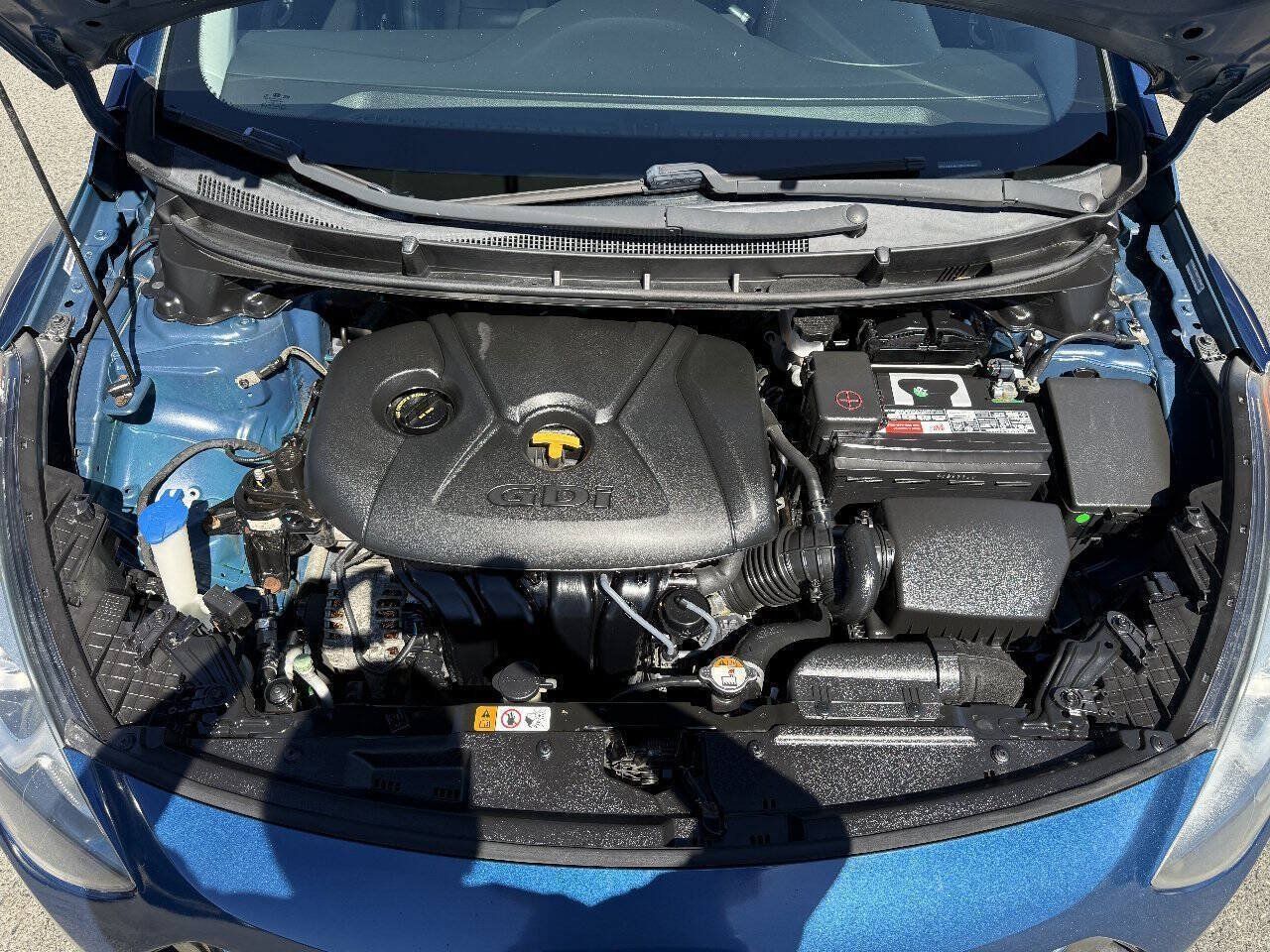 Used 2015 Hyundai Elantra GT w/ Option Group 02 FWD image 22