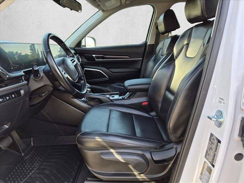 Used 2023 Kia Telluride LX AWD/4WD image 16