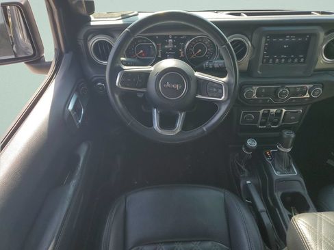 Used 2019 Jeep Wrangler Unlimited Sahara AWD/4WD image 12