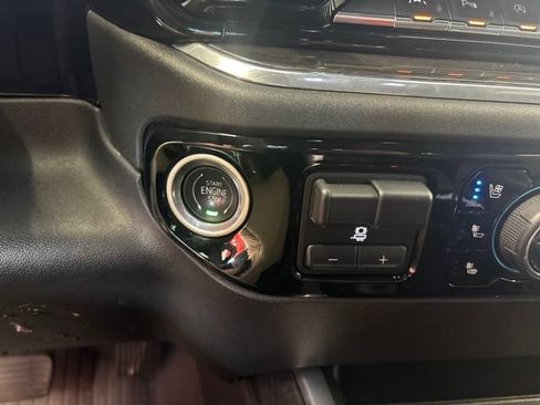 Used 2023 Chevrolet Silverado 1500 LTZ AWD/4WD image 36