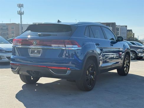 New 2025 Volkswagen Atlas Cross Sport SE image 10