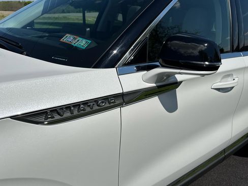 Used 2025 Lincoln Aviator Reserve AWD/4WD image 30