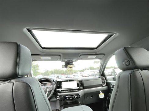 New 2026 GMC Sierra 2500 SLT w/ SLT Premium Package image 19