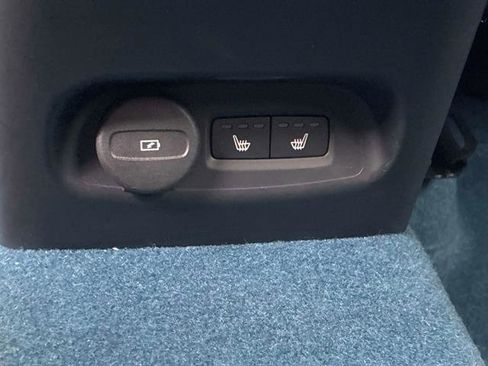 Used 2023 Volvo XC40 Recharge Ultimate image 17